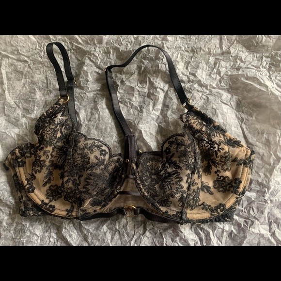 SOLD!! Edge O’ Beyond Set 🖤 - Picture 2 of 5